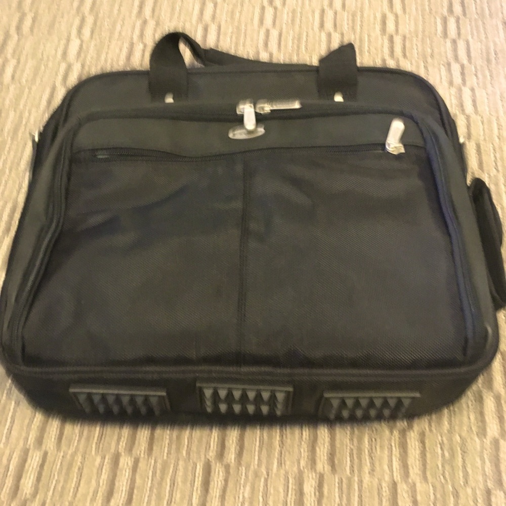 Very Spacious Work Bag